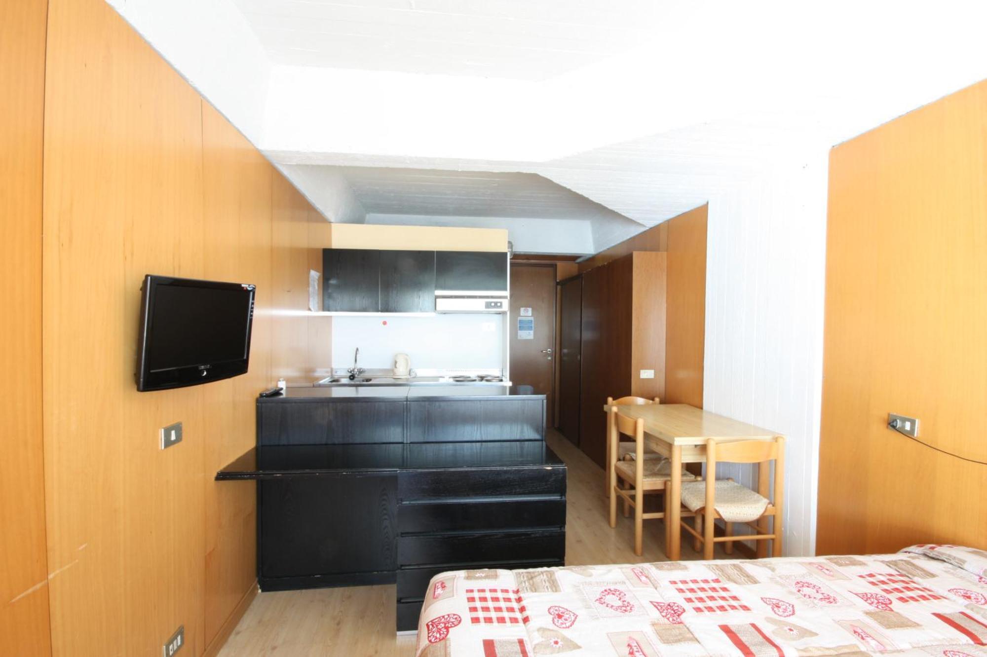 Marilleva 1400 Appartamenti Montana 객실 사진